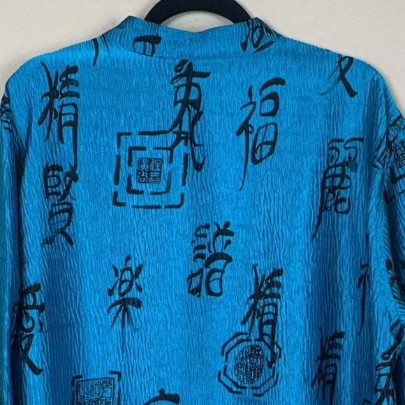 Chico's Turquoise Crinkle Button Up Blouse with Black Oriental Writing; Size XL - Picture 4 of 9